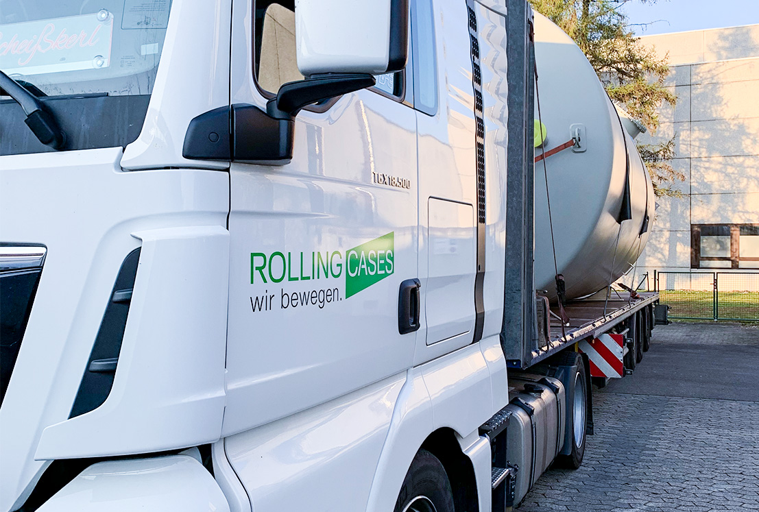 Truck der Rolling Cases GmbH beladen mit Kabeltrommeln